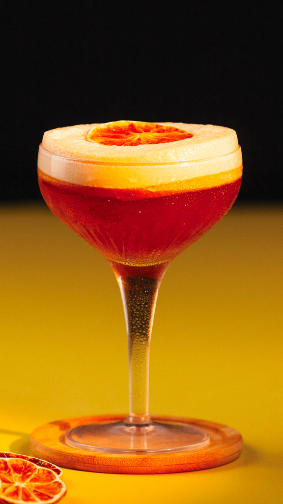 Recette de cocktail fizz hibiscus et liqueur jungfrau