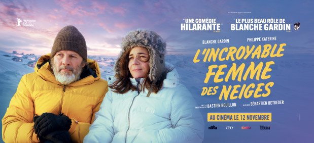 Déclinaison print de l'affiche du film "L'Incroyable Femme des Neiges", distribué par KMBO en novembre 2025. Format : presse, pour Télérama, 209x91mm. Création : Agence LES ALIENS.