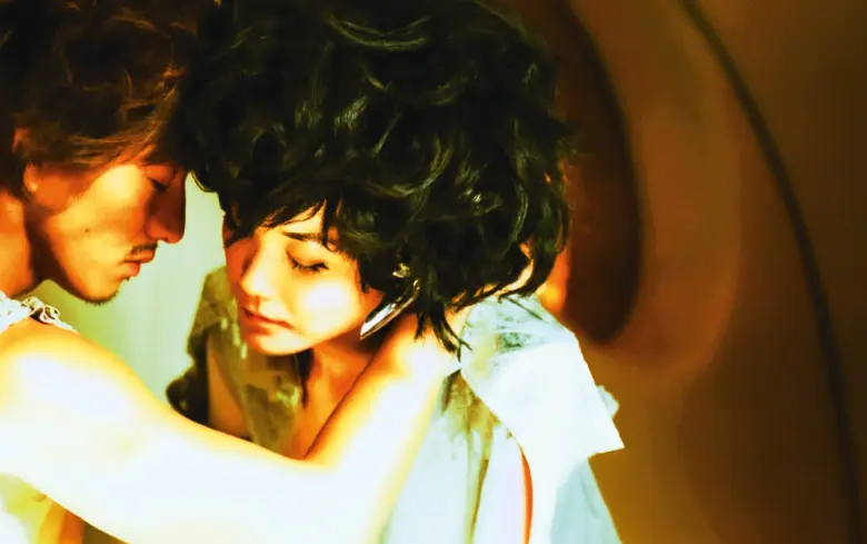 Livret de 198 pages glissé dans le coffret collector du film "2046" : planche n°88. Un livret mis en page par l'Agence Les Aliens qui a aussi créé le coffret et l'affiche pour la ressortie du film.