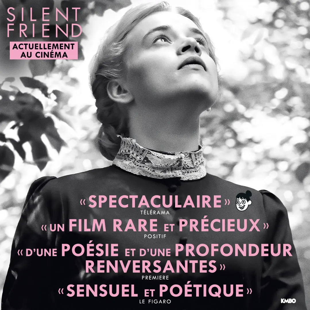 Silent Friend : déclinaison INSTAGRAM de l'affiche officielle française du film Silent Friend de la réalisatrice Ildiko Enyedi. Affiche créée par l'Agence LES ALIENS qui a aussi décliné tous les formats print et web. Un film avec Tony Leung Chiu-Wai, Léa Seydoux, Luna Wedler. Distribution KMBO, à partir du 1er avril 2026. Format Instagram : "actuellement au cinéma" + quotes presse.