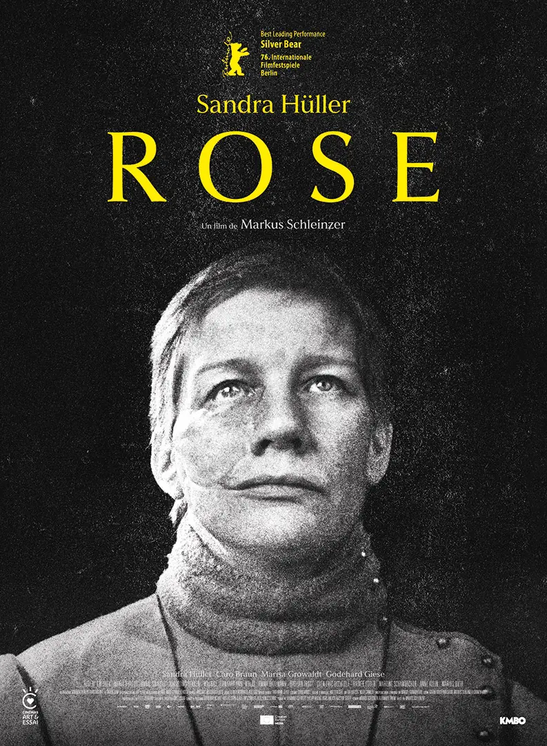 Affiche officielle française du Film "Rose". Une affiche créée par l'Agence Les Aliens. Un film de Markus Schleinzer, avec Sandra Hüller. Distribution en France par KMBO en septembre 2026. Format : affiche 120x160.