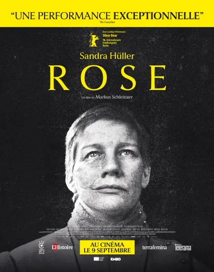 Déclinaison print de l'affiche officielle française du Film "Rose": encart presse. Une affiche adaptée par l'Agence Les Aliens. Un film de Markus Schleinzer, avec Sandra Hüller. Distribution en France par KMBO en septembre 2026. Format : presse, couverture Cinema 5.